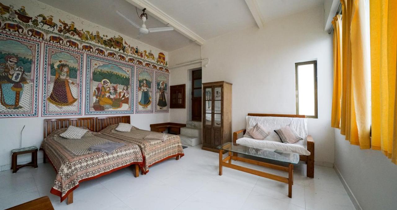 Tourist * Nawalgarh