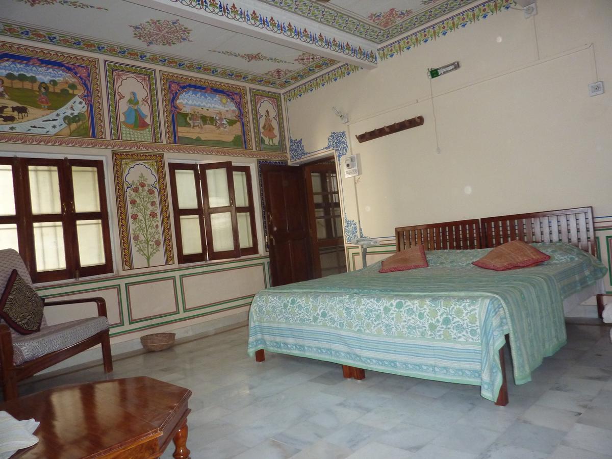 Tourist * Nawalgarh